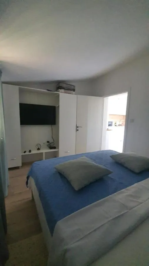 Apartments Gemma Mandre