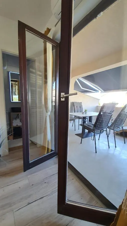 Apartments Gemma Mandre 0*,  Chorwacja