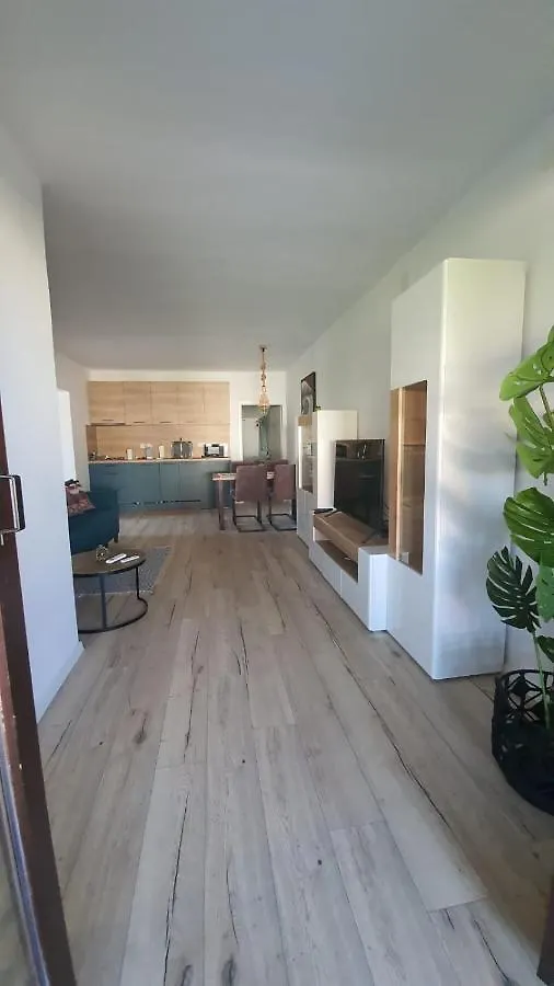 Apartments Gemma Mandre 0*,